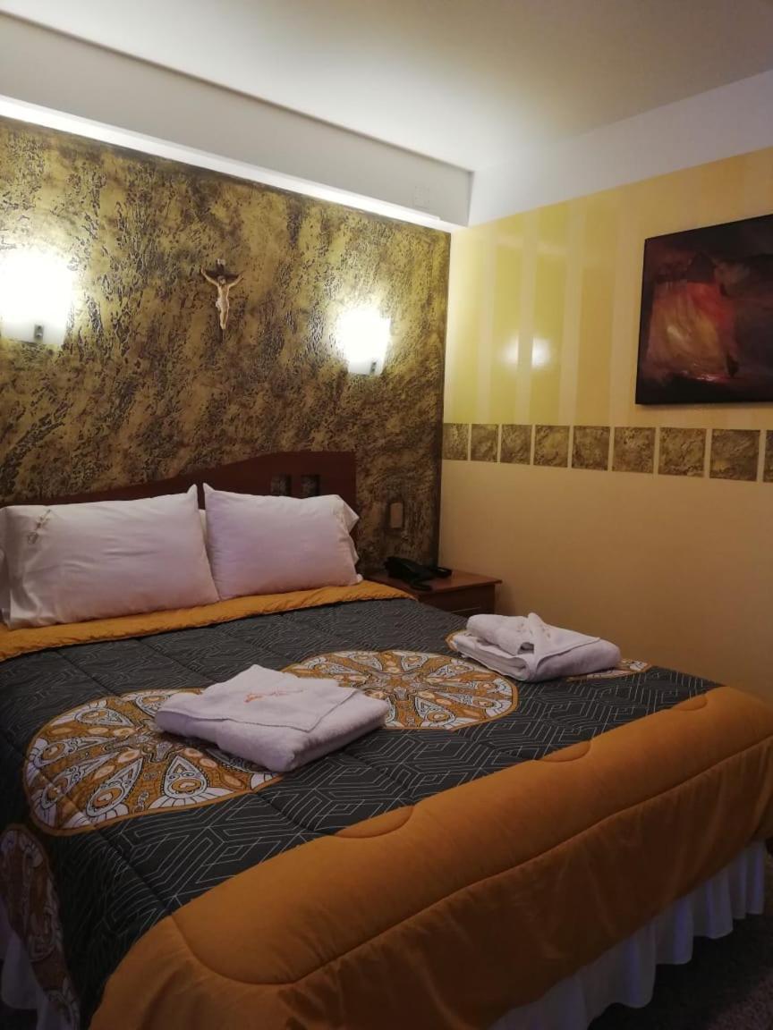 Hotel VIRGEN DEL SOCAVON Oruro Buitenkant foto