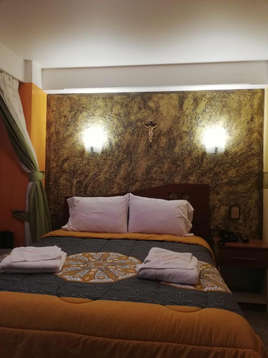 Hotel VIRGEN DEL SOCAVON Oruro Buitenkant foto