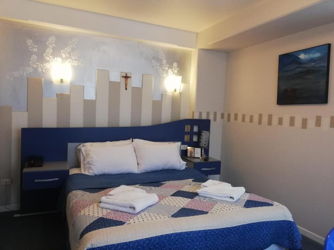 Hotel VIRGEN DEL SOCAVON Oruro Buitenkant foto