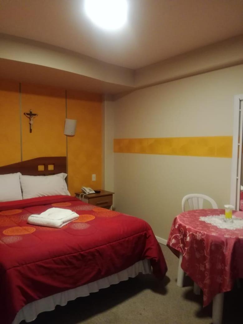 Hotel VIRGEN DEL SOCAVON Oruro Buitenkant foto