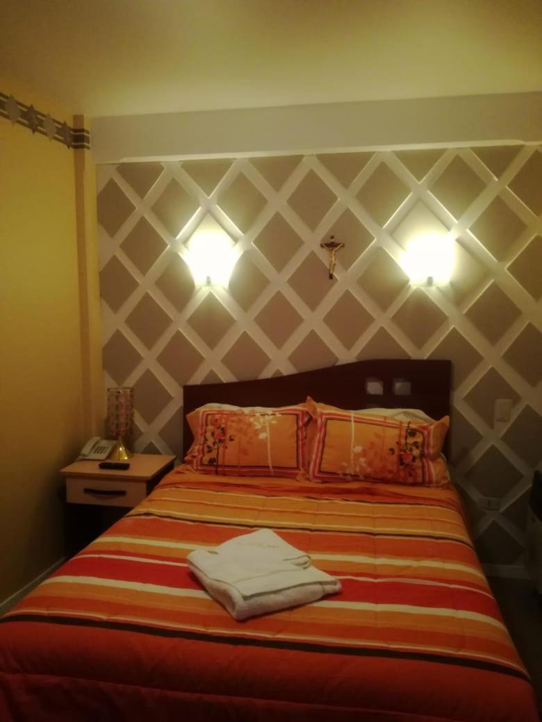 Hotel VIRGEN DEL SOCAVON Oruro Buitenkant foto